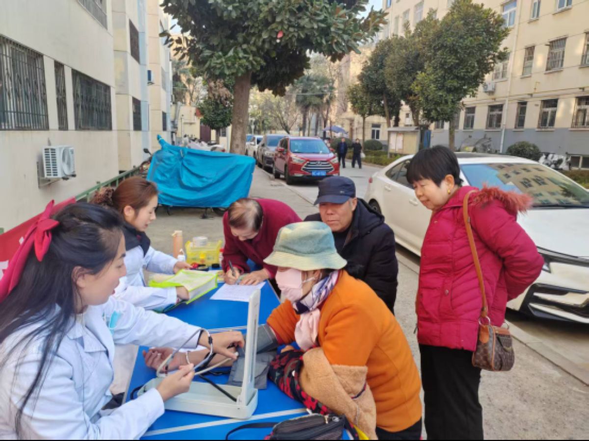 学子路社区开展“学路有邻 义诊随行”义诊活动​