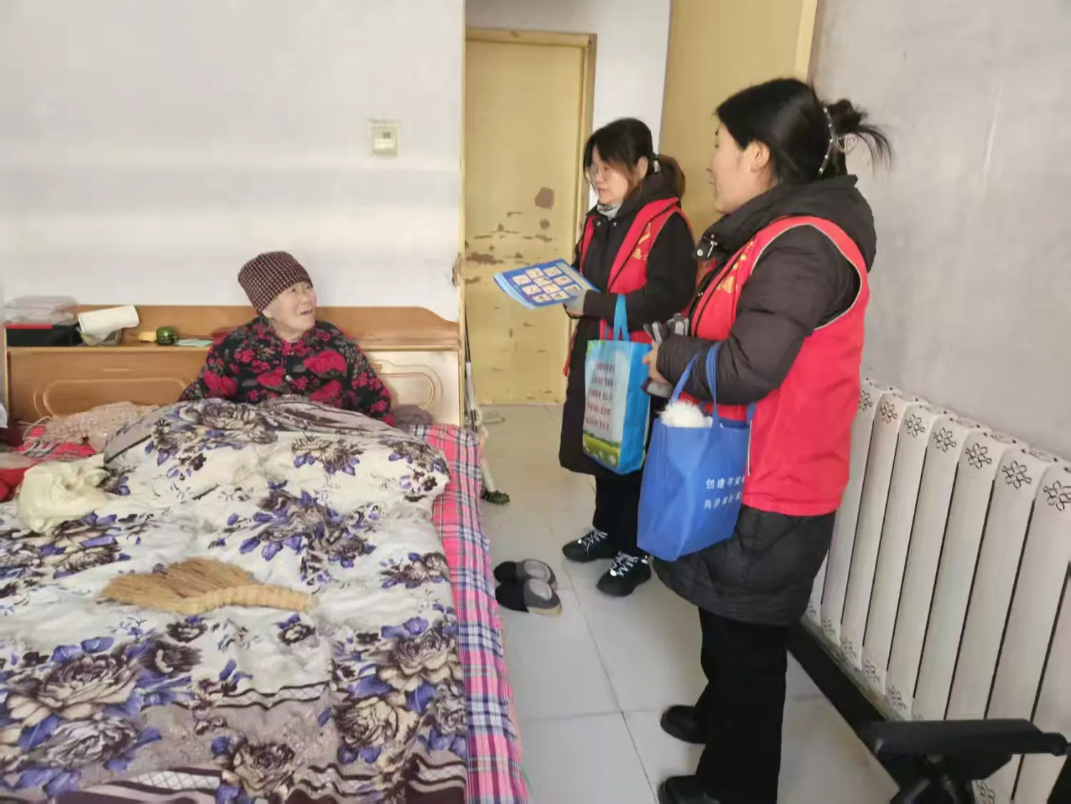 勤查隐患细走访 织密社区安全网——蔡家坡镇东街社区开展冬季安全隐患排查整治