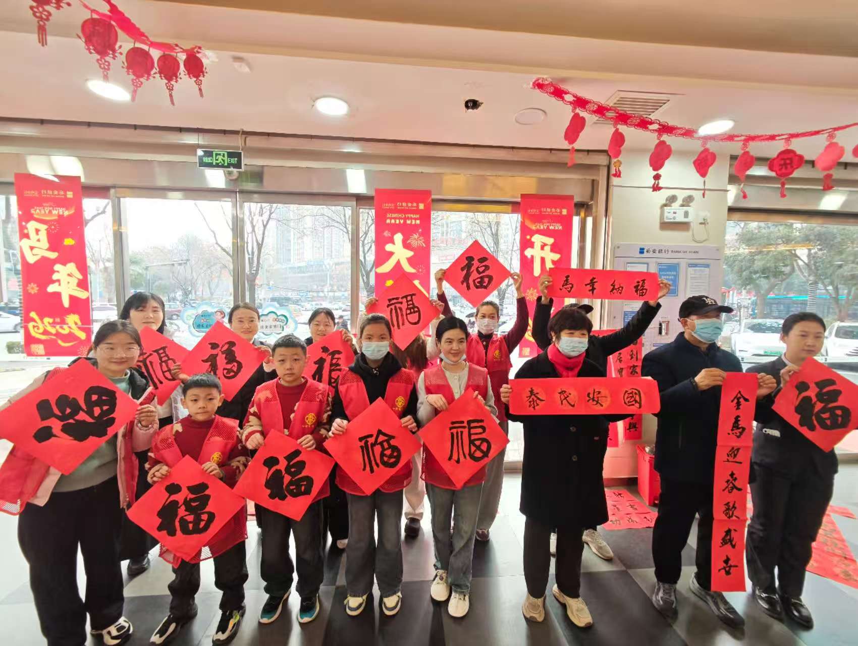 【百合行动】党建引领迎新春 墨香邻里传温情   --和谐路社区写春联送福字活动纪实