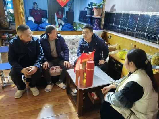 岁寒情暖传关爱    新春慰问暖民心